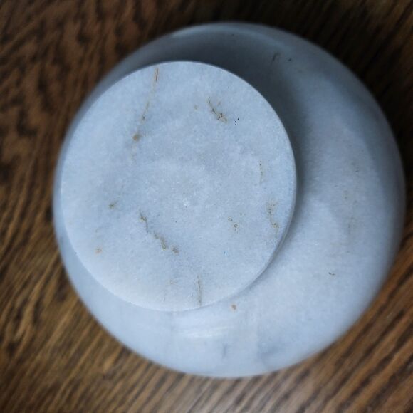 Vintage Marble White Pestal and  Mortar 2.5" Tall 4" Wide Preowned - Picture 6 of 6